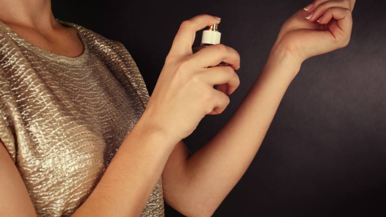 すれ違った時にいい匂いがする香水の付け方【メンズ＆レディース】
